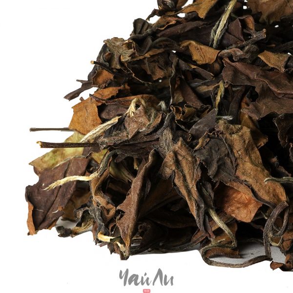 Лао Бай Ча "Старый белый"