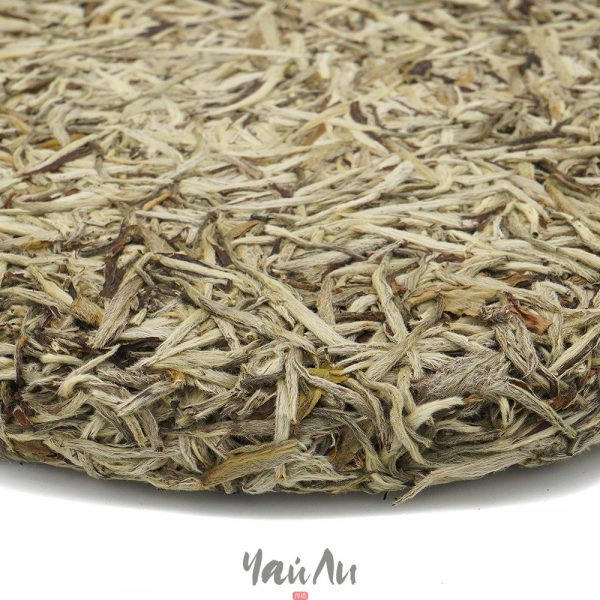 Блин Бай Хао Инь Чжэнь Серебряные иглы с белыми ворсинками, Цзянь Ян 2015г, 350гр